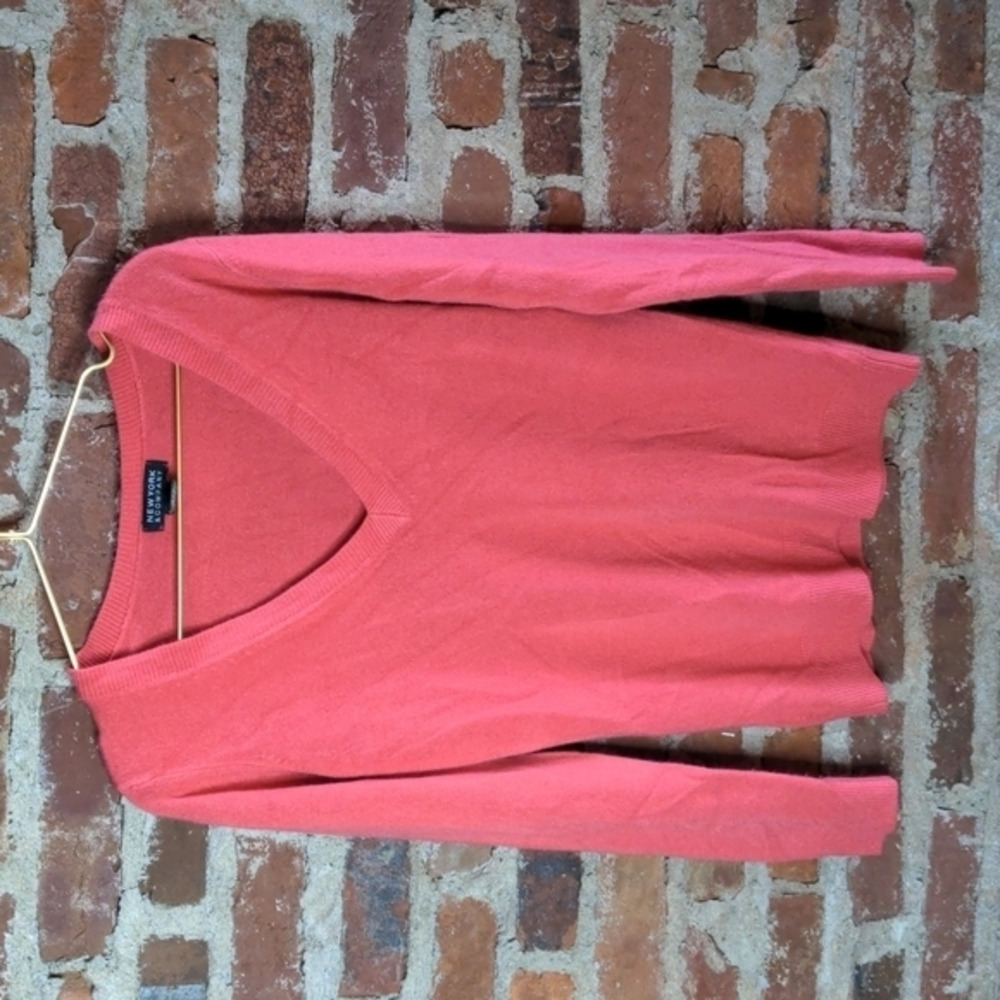 New York & Company Medium Salmon Colored V-Neck Sweater